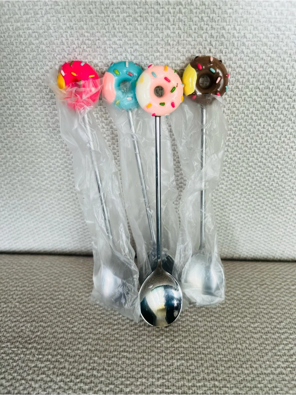 NIP Stainless steel dessert or coffee stirring spoons w/donut design (4). 🍩